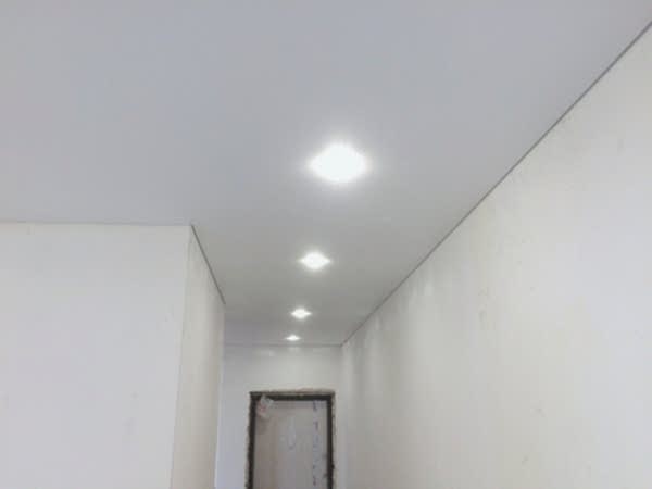 Бесшовные натяжные потолки