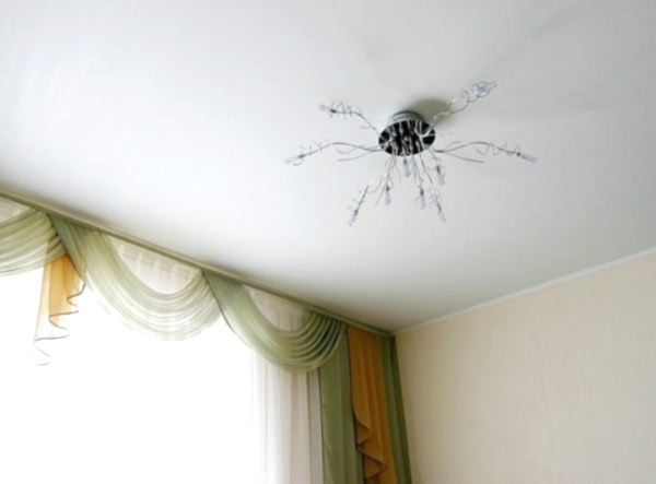 Натяжные потолки Descor