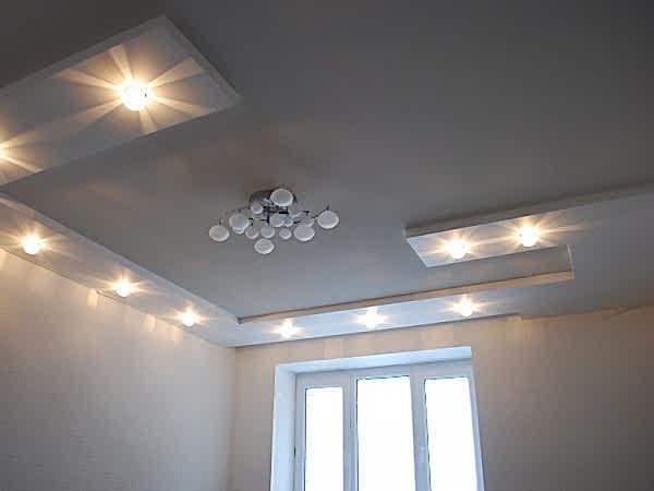 Цветной Глянцевый потолок на лоджия 4 м²