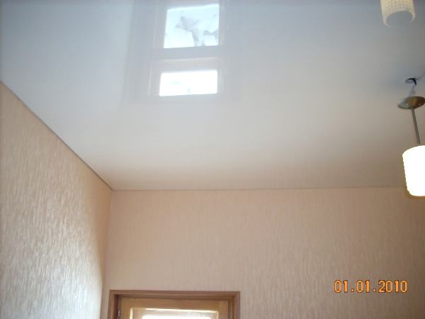 Бесшовные натяжные потолки