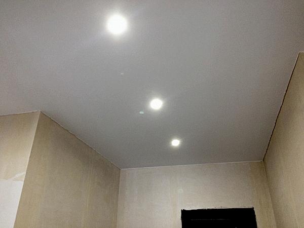 Двухуровневые натяжные потолки