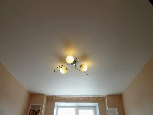 Натяжные потолки Descor