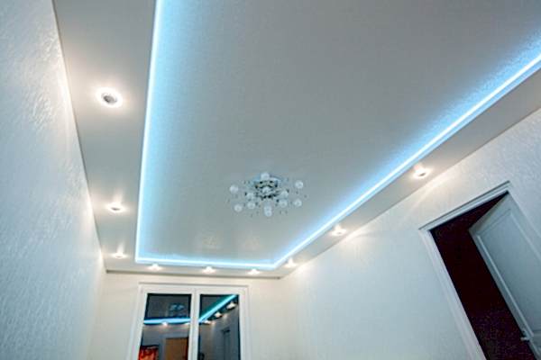 Цветной Глянцевый потолок на лоджия 4 м²