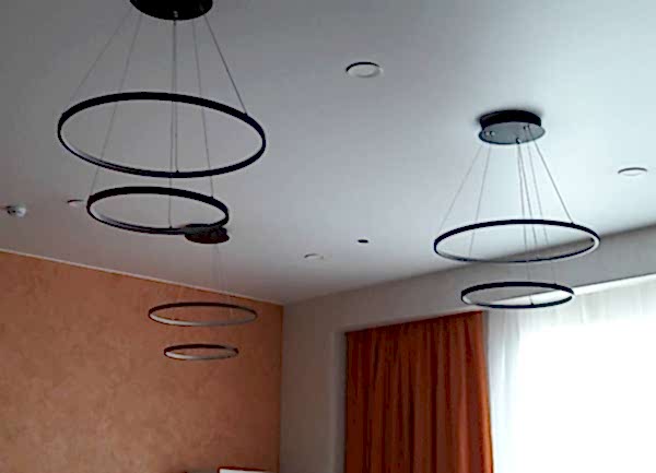 Натяжные потолки Descor