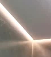 Видеообзор парящего потолка со световыми линиями