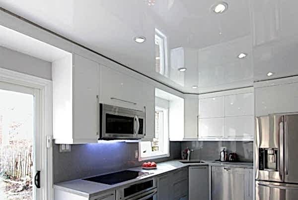 Глянцевые натяжные потолки